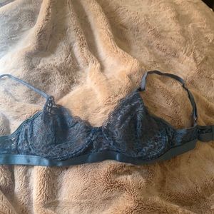 Lace blue bra with underwire